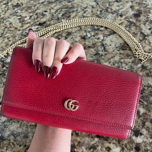 Gorgeous Red Gucci Marmont Leather Wallet + Gold Chain